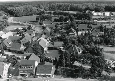 Ehrenmal, Bahnhof, Internat