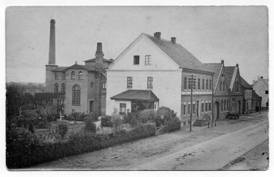 Brennerei Kirschner, links steht heute die Sparkasse