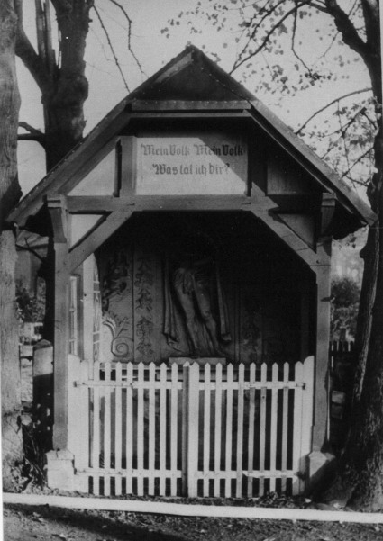 Schmerzensmann „Ecce Homo“ an der Kirche (früher Pastoratsweg) DZ 03.09.83