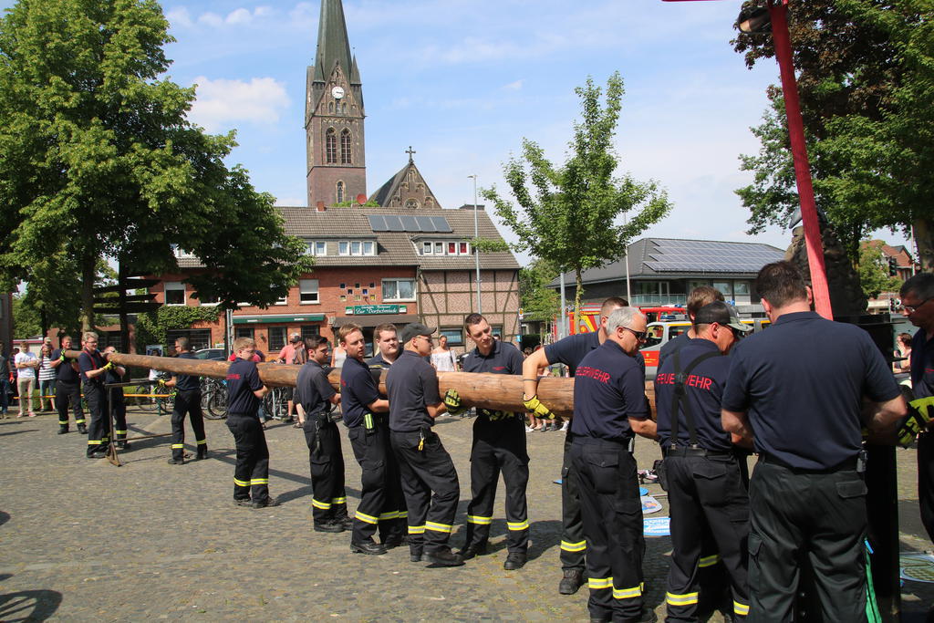 Heute stellt Buldern seinen Maibaum auf. Auf dem Spiekerplatz gibt es ein Programm für die ganze Familie